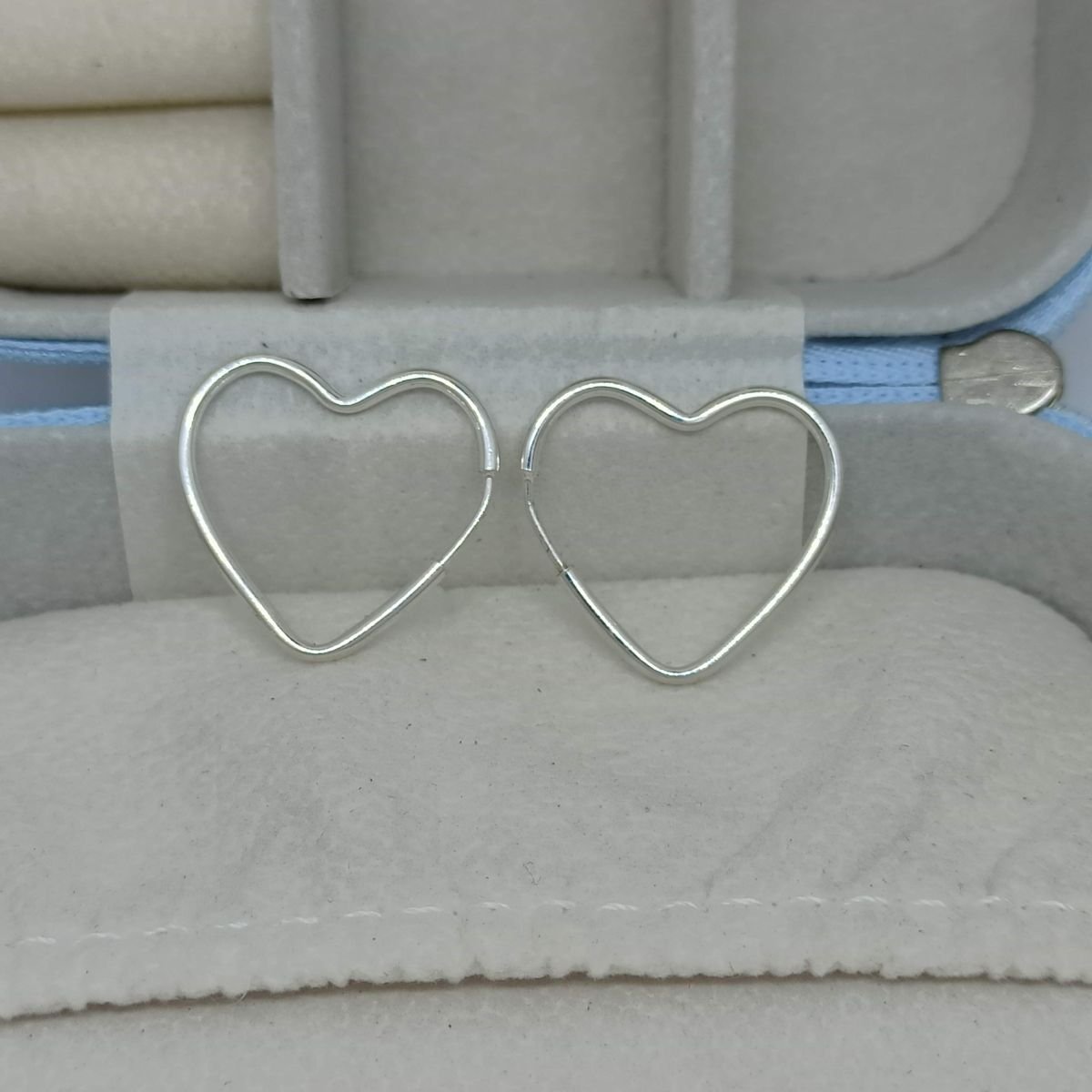 Argola de prata de coração (média)