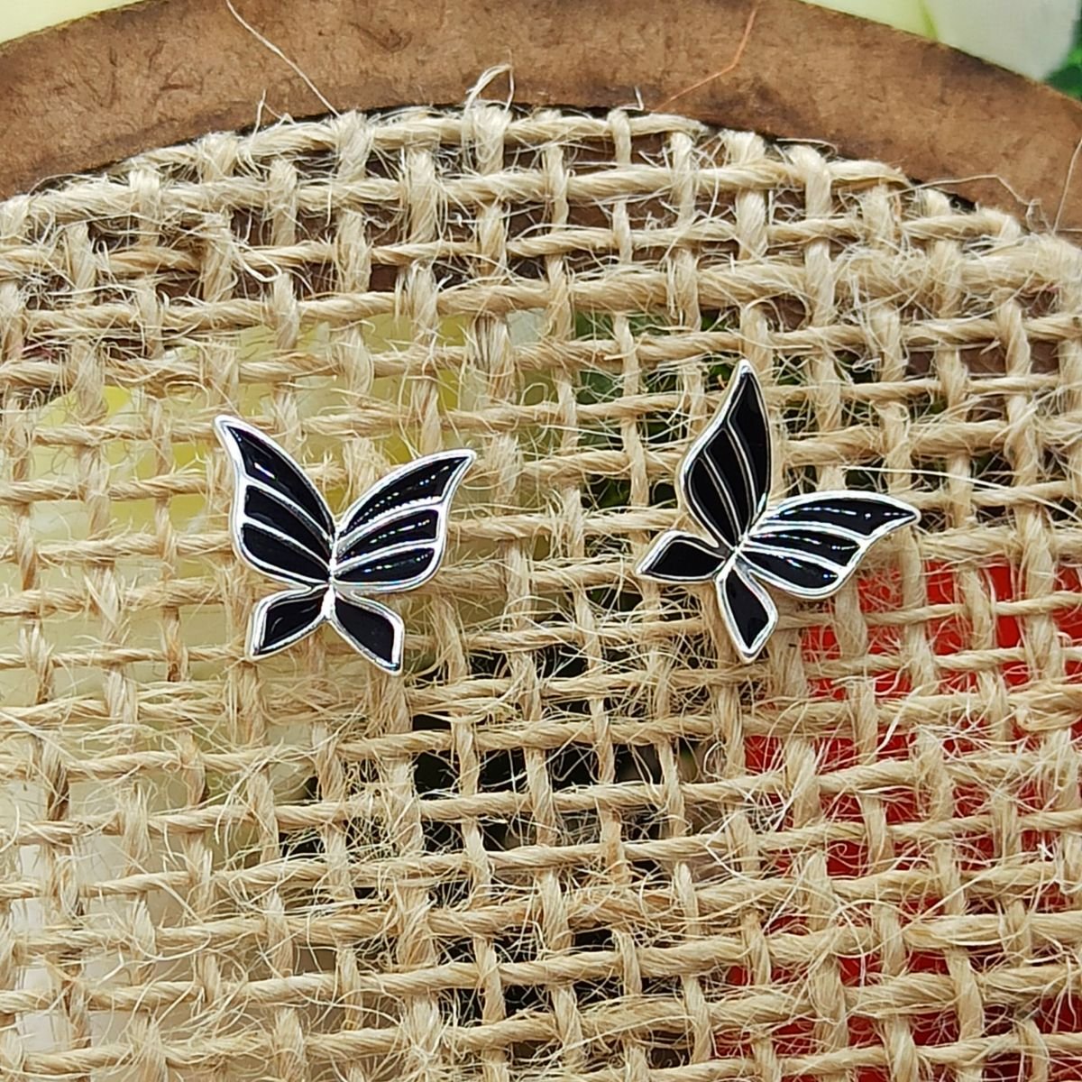 Brinco Borboleta em Prata com Resina