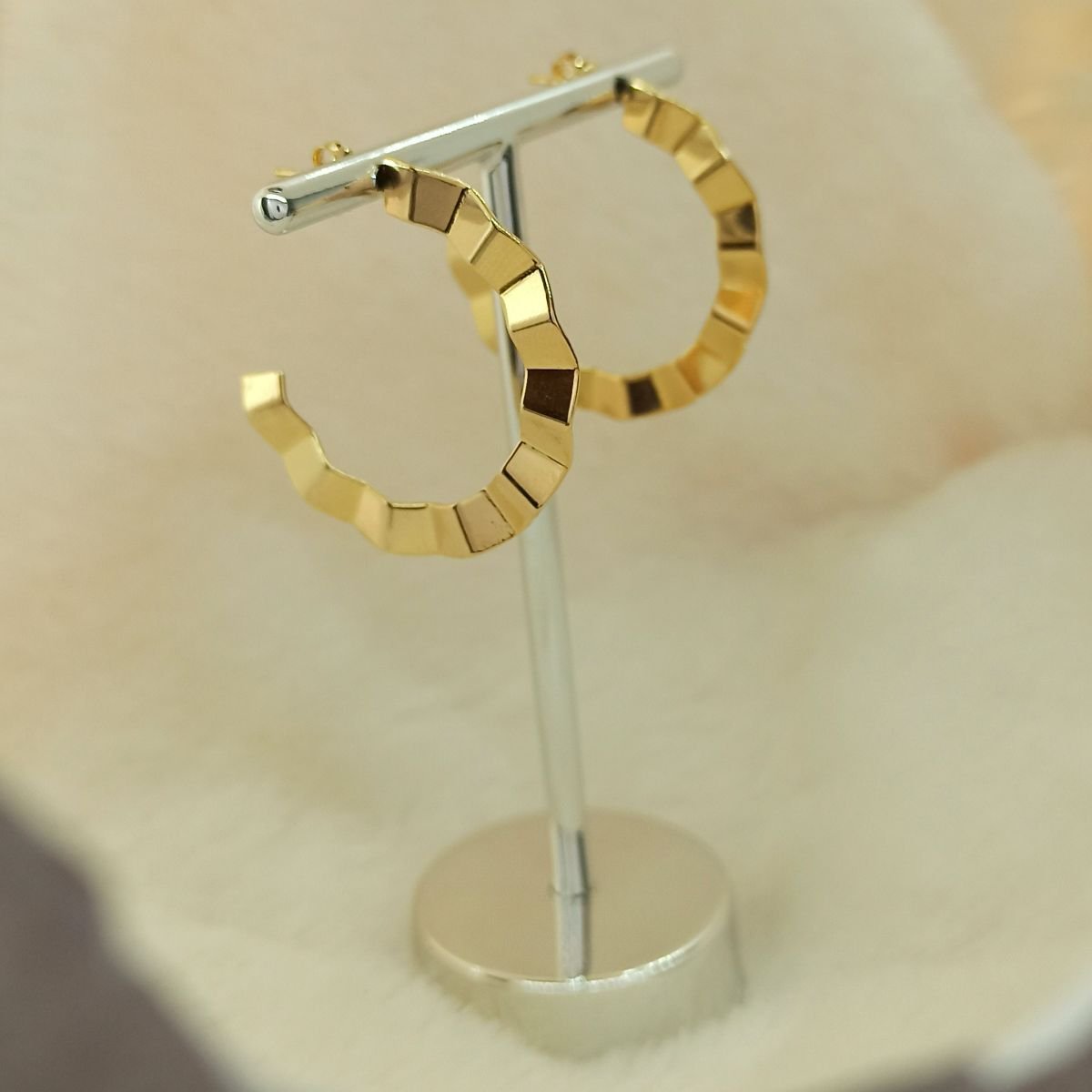 Brinco de argola folheado a ouro Ondulado