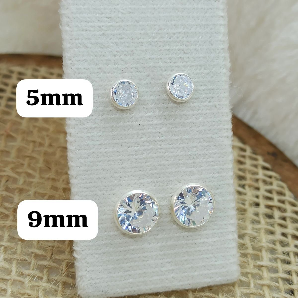 Brinco de prata de 5mm cravação inglesa
