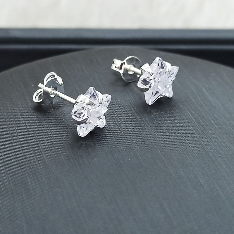 Brinco de prata de 8mm estrela