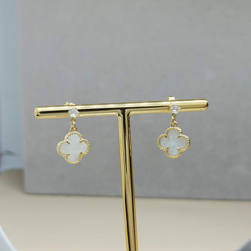 brinco folheado a ouro de flor branco ou preto