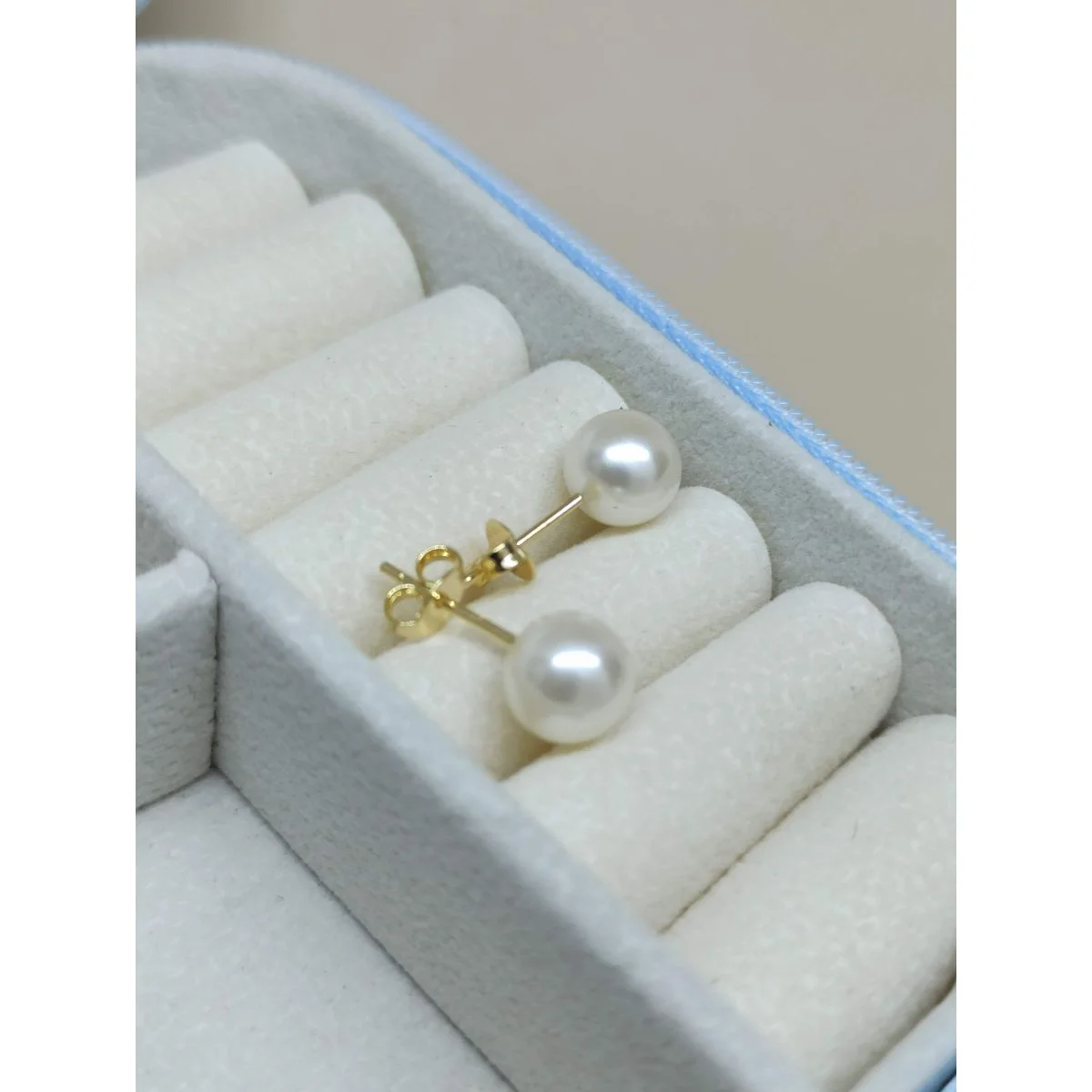 Brinco folheado a ouro de pérola 7 mm