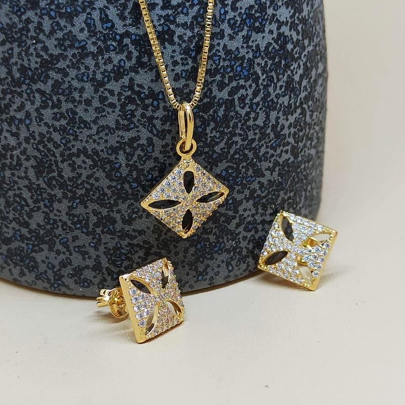 Conjunto Folheado a ouro micro cravejado