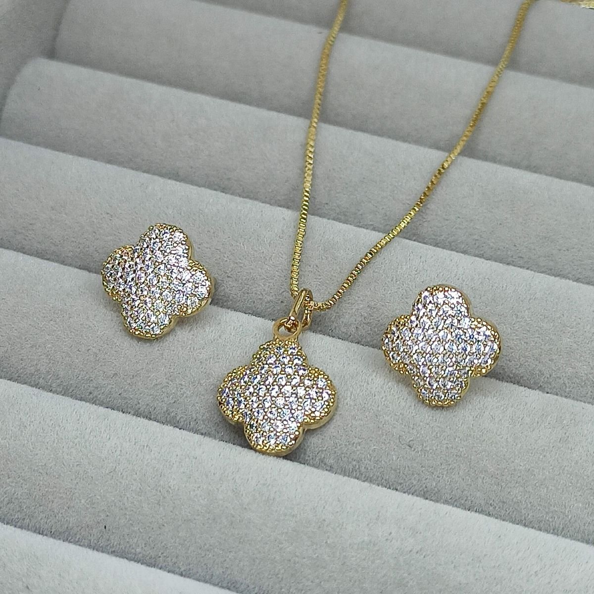 Conjunto Folheado a ouro trevo cravejado