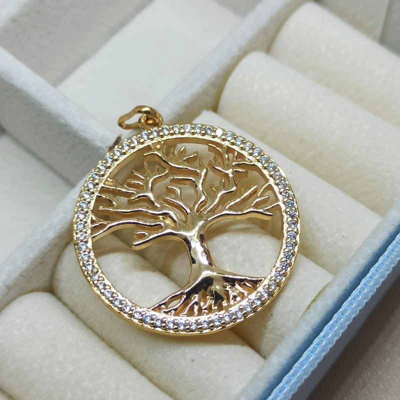 Pingente de mandala de arvore da vida com micro zircônias folheado a ouro