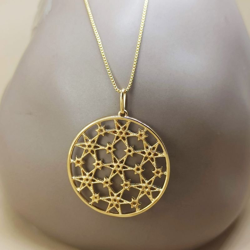 Pingente de mandala de estrelas folheado a ouro