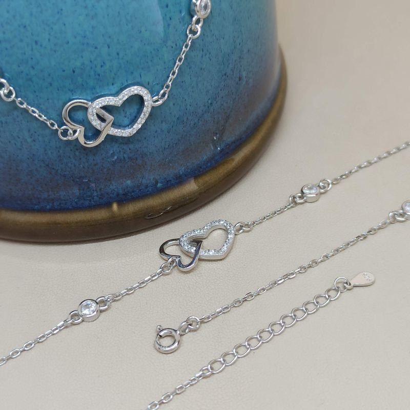 Pulseira de Prata 925 com Corações Entrelaçados e Banho de Ródio