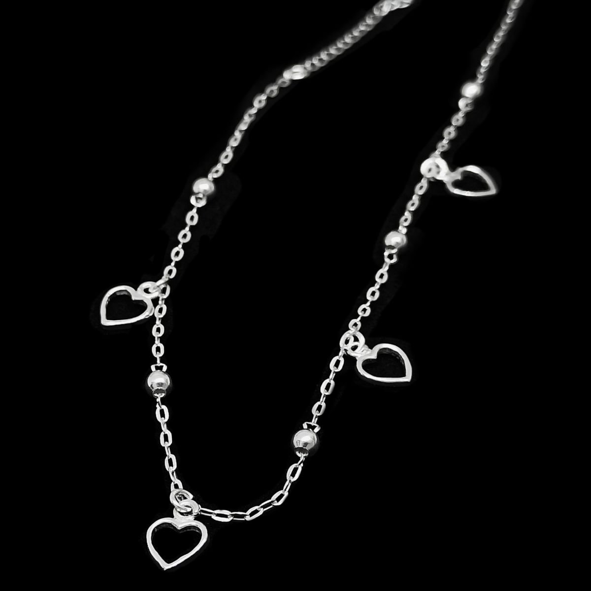 Tornozeleira de prata de bolinha com pingentes de coração